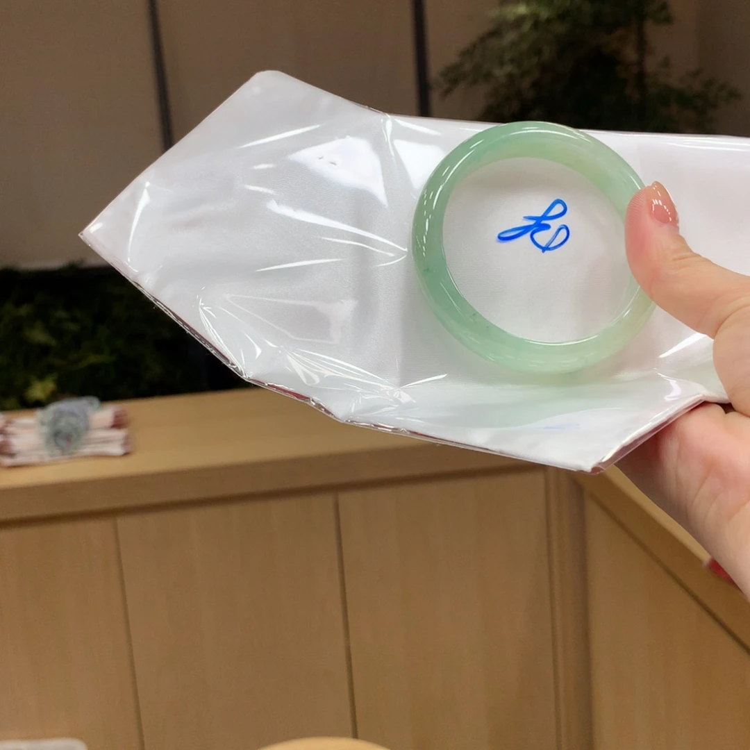 未镶嵌手镯翡翠不退不换