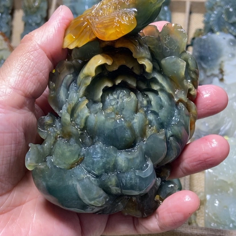 【闪购商品】未镶嵌蛇纹石玉颈饰小摆件