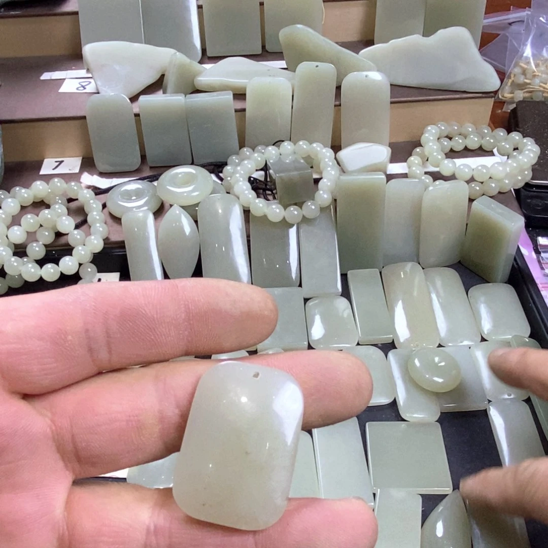 颈饰未镶嵌和田玉本**计06