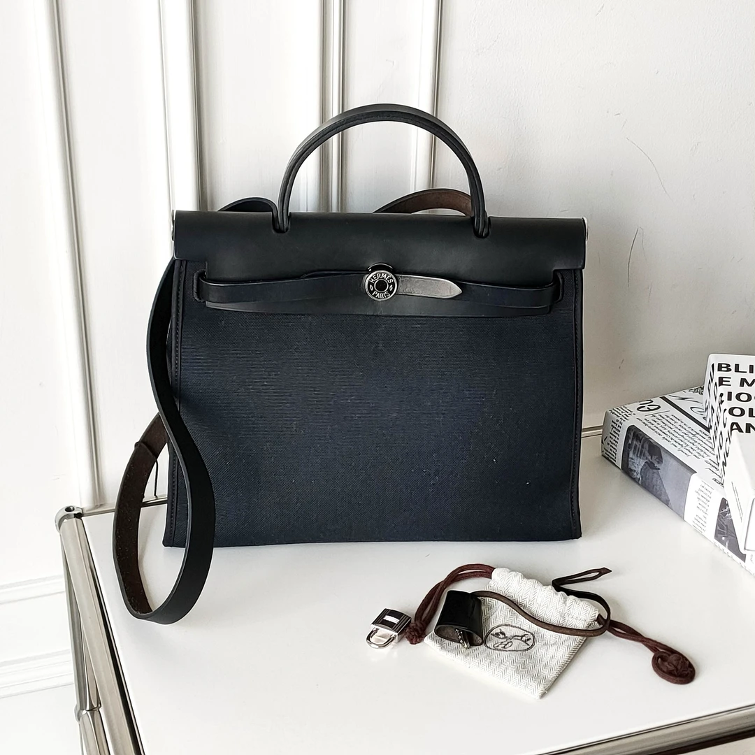 95新 Hermes/爱马仕 黑银外缝帆布拼皮Herbag31手提单肩包40927