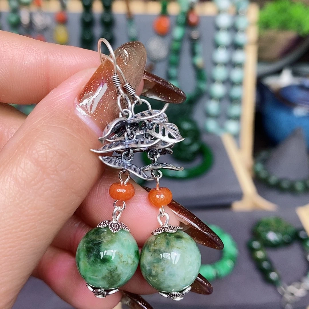 翡翠耳饰未镶嵌漂亮美眉