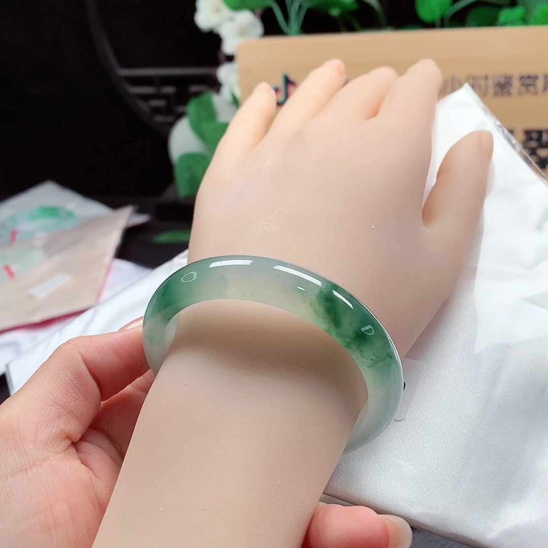 未镶嵌手镯（贵妃镯）翡翠天然A货翡翠手镯，93号