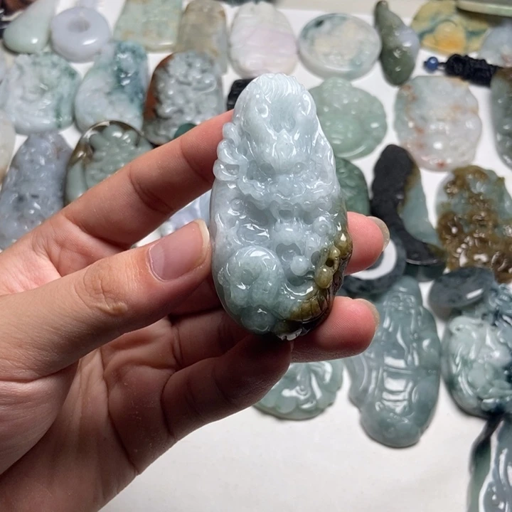 颈饰未镶嵌翡翠龙牌38