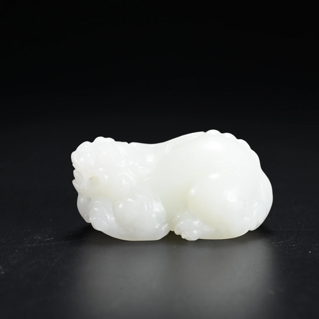 lot8804和田玉貔貅挂件/保利