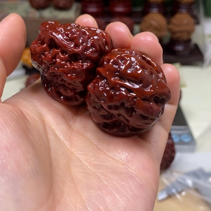 白****文玩核桃吊坠蛤蟆头
