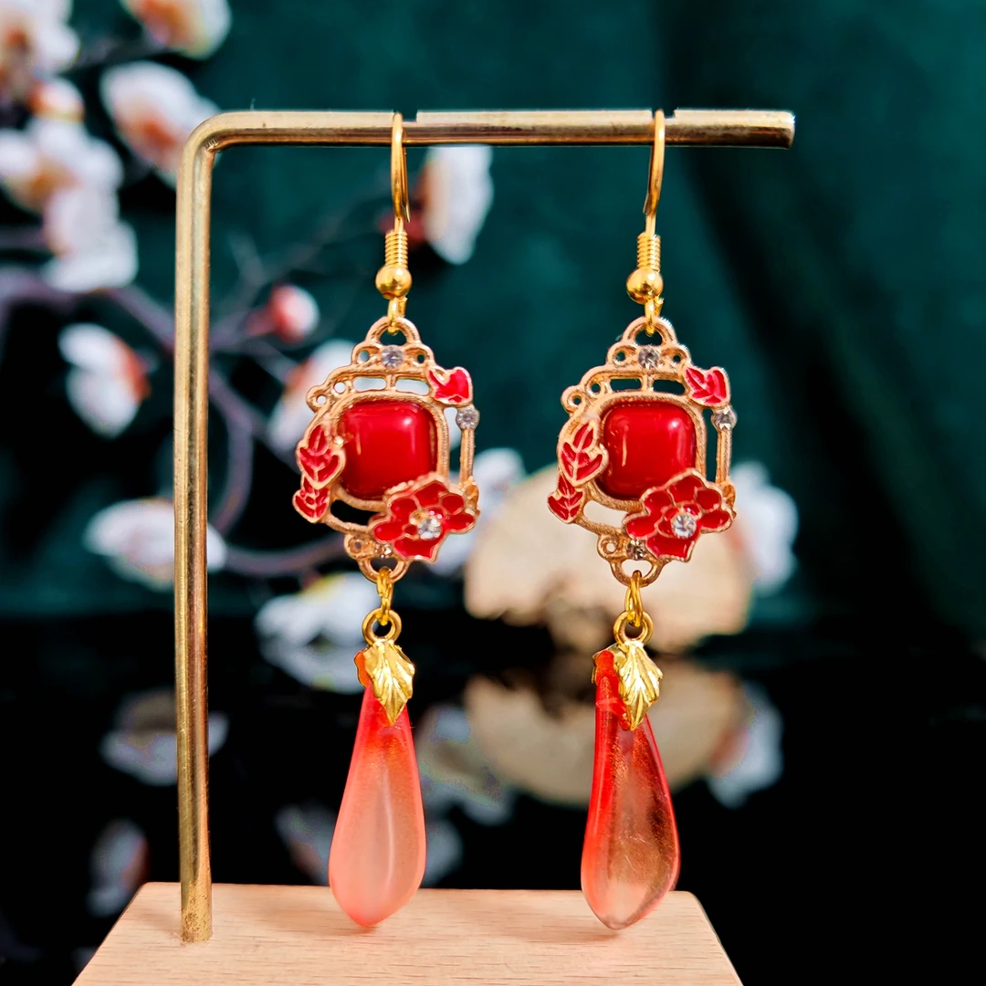 多吉米红英曳韵复古新中式原创红色耳环耳夹配汉服旗袍