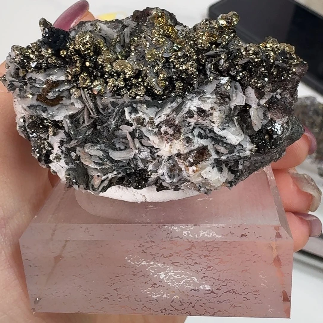 石材方解硫铁赤铁摆件