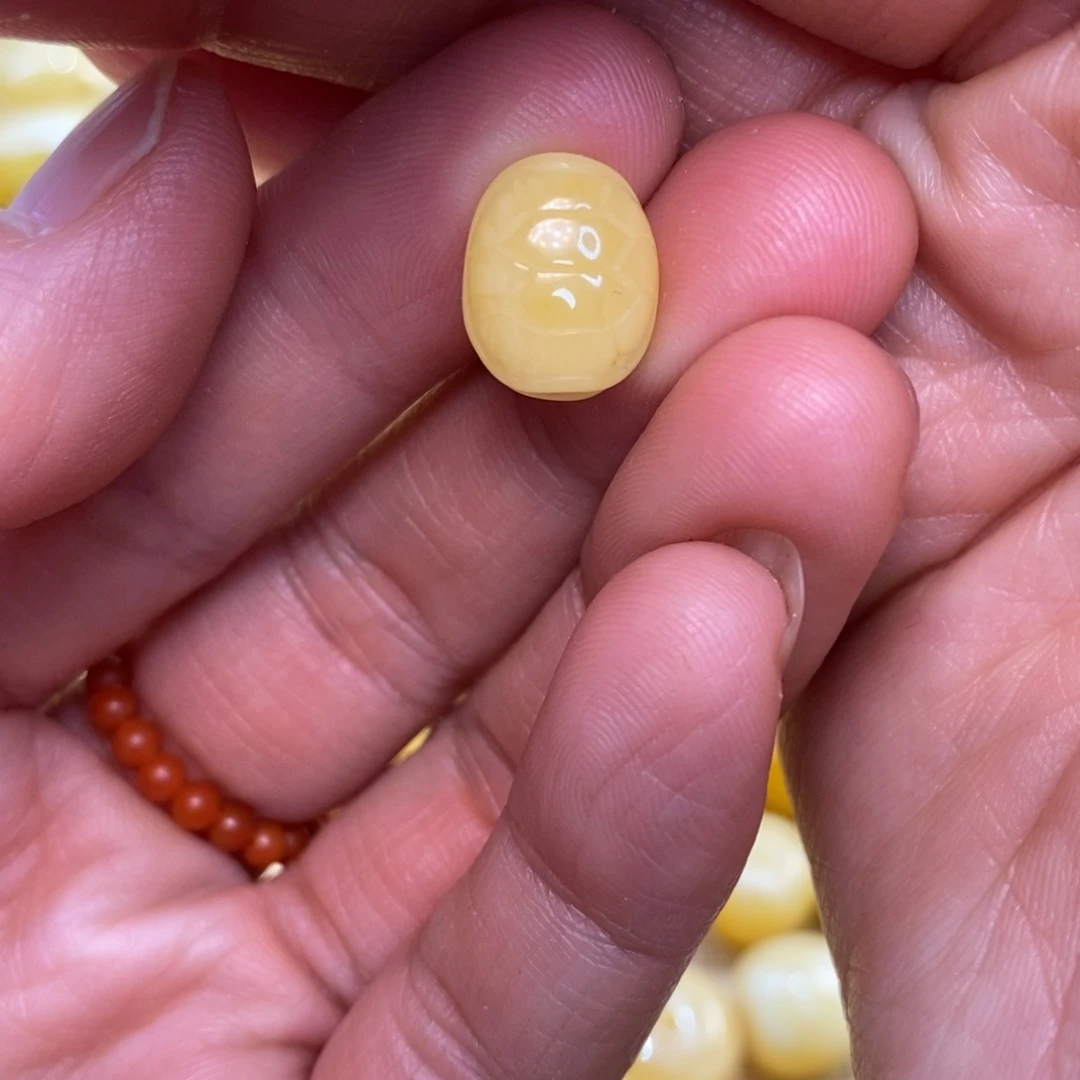 琥珀未镶嵌裸石原矿蜜蜡