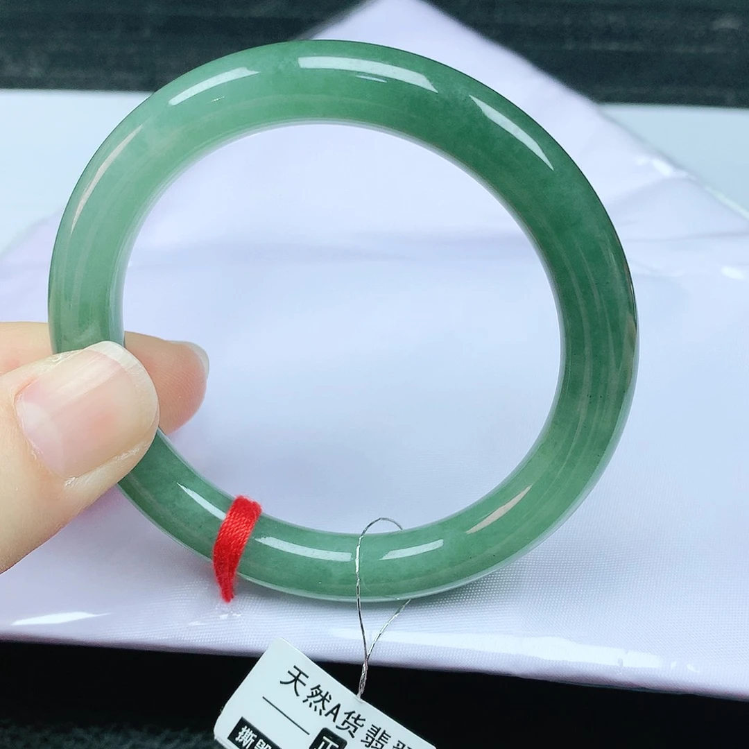 翡翠手镯未镶嵌53圆