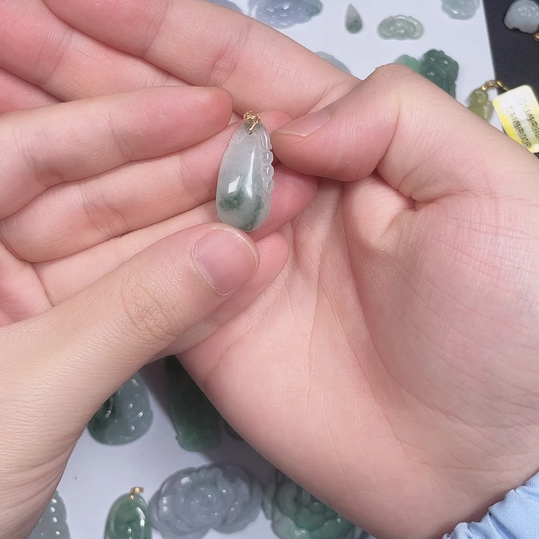 翡翠未镶嵌颈饰翡翠挂饰