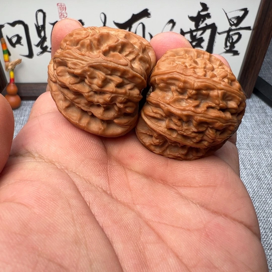 文玩核桃把件三角白