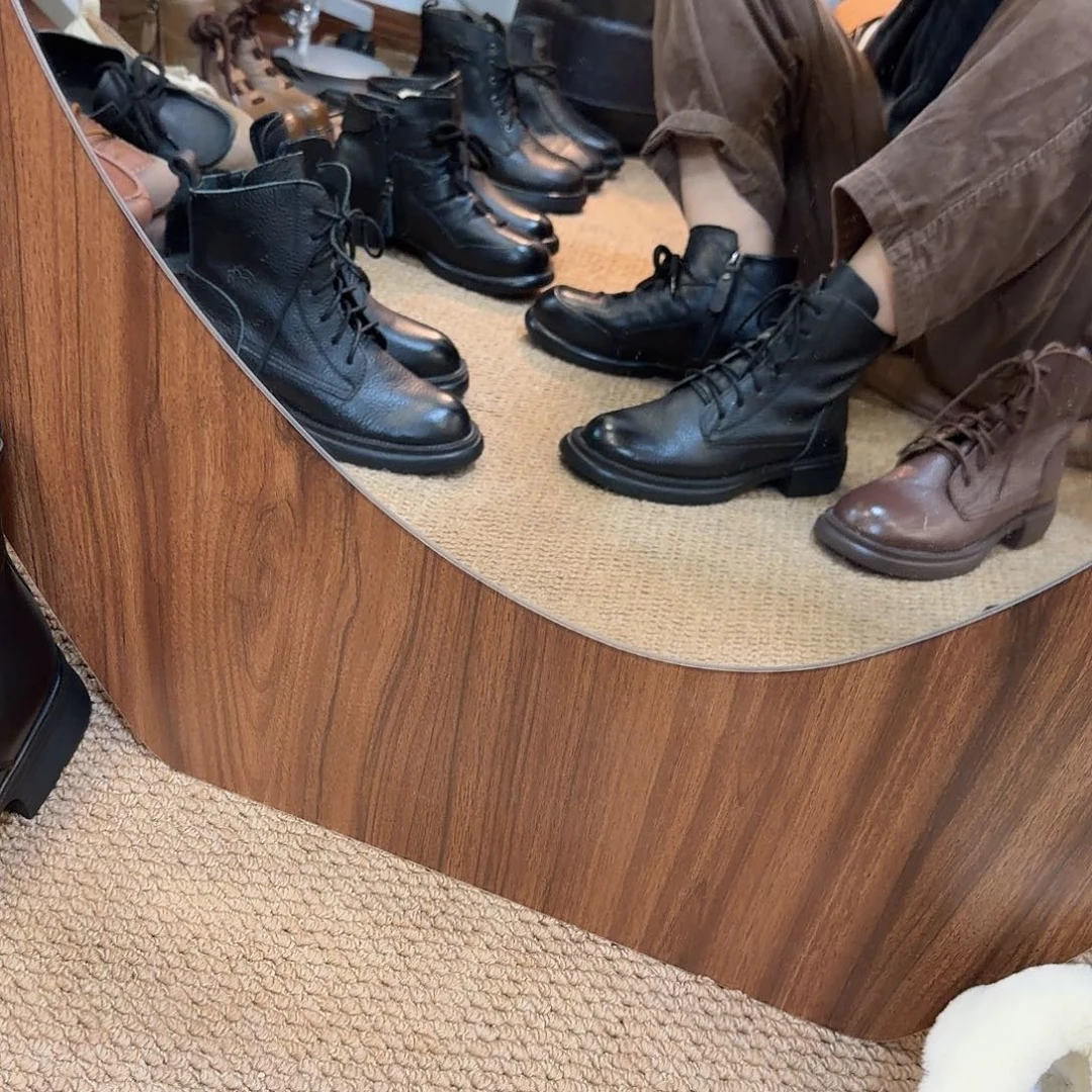 35码。黑色单靴 头层牛皮