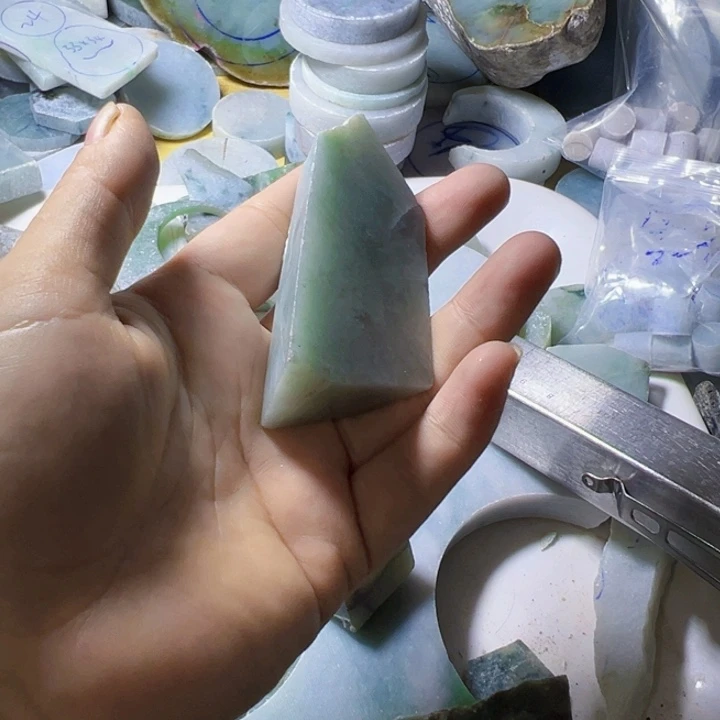 颈饰未镶嵌翡翠f***n