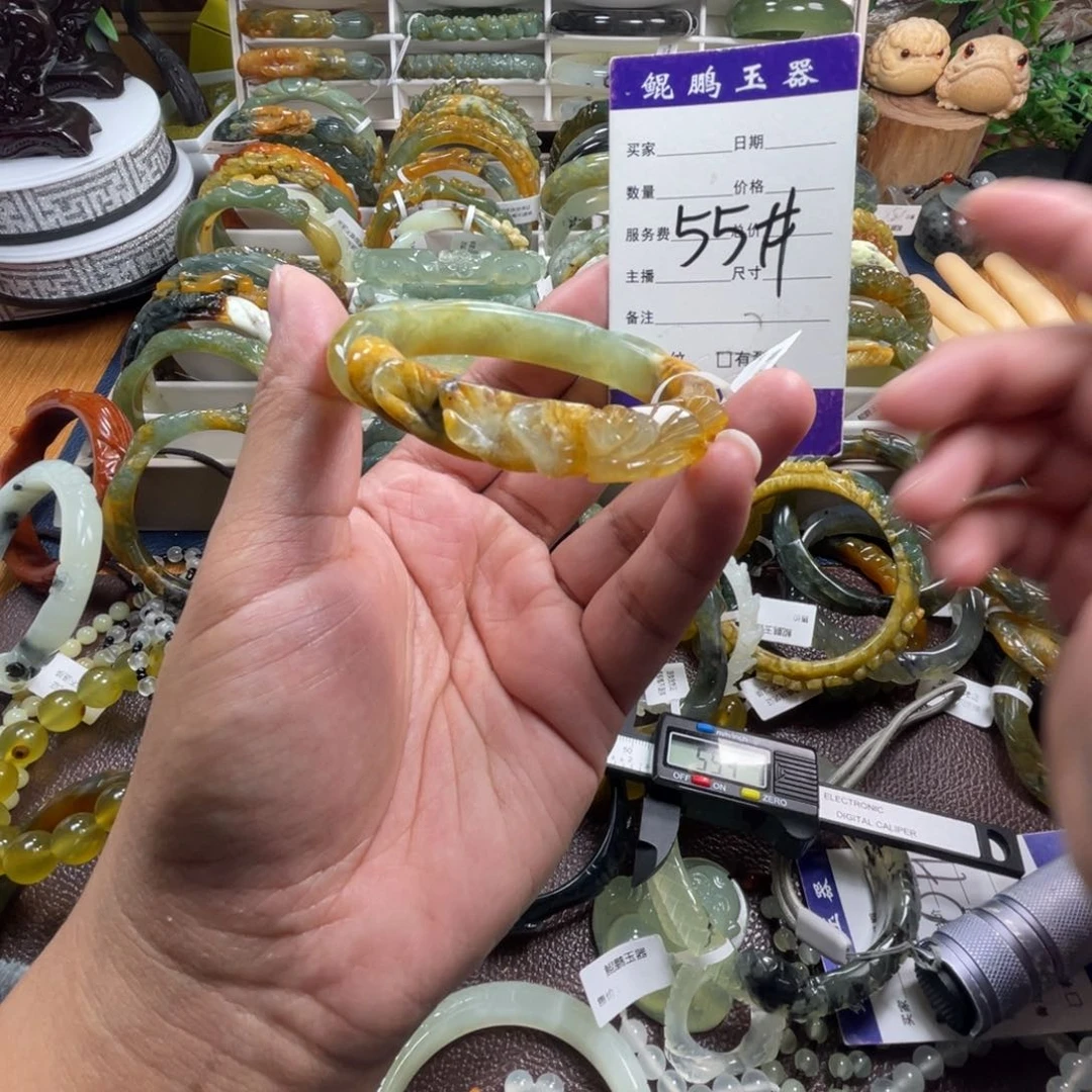 未镶嵌蛇纹石玉手镯