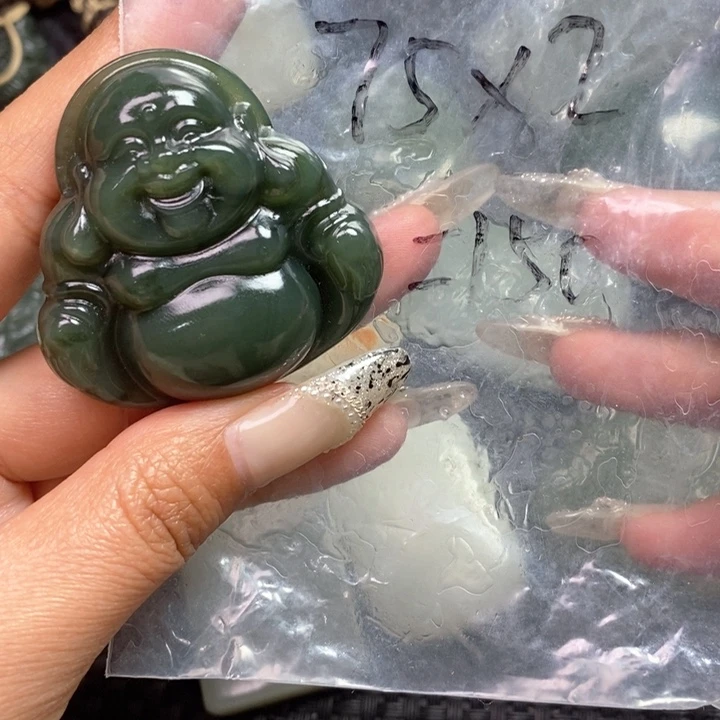 和田玉颈饰未镶嵌二**四