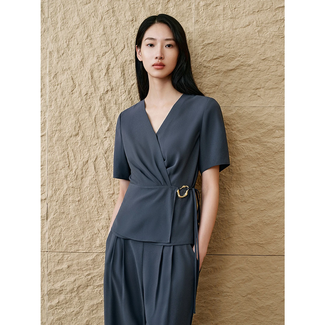 INSUN恩裳 2025夏季气质V领围裹式醋酸衬衫9C65270030