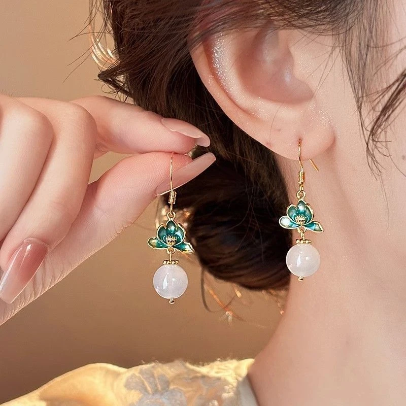 2025新款爆款新中式耳钉彩色莲花设计感小众耳环轻奢时尚高级耳饰