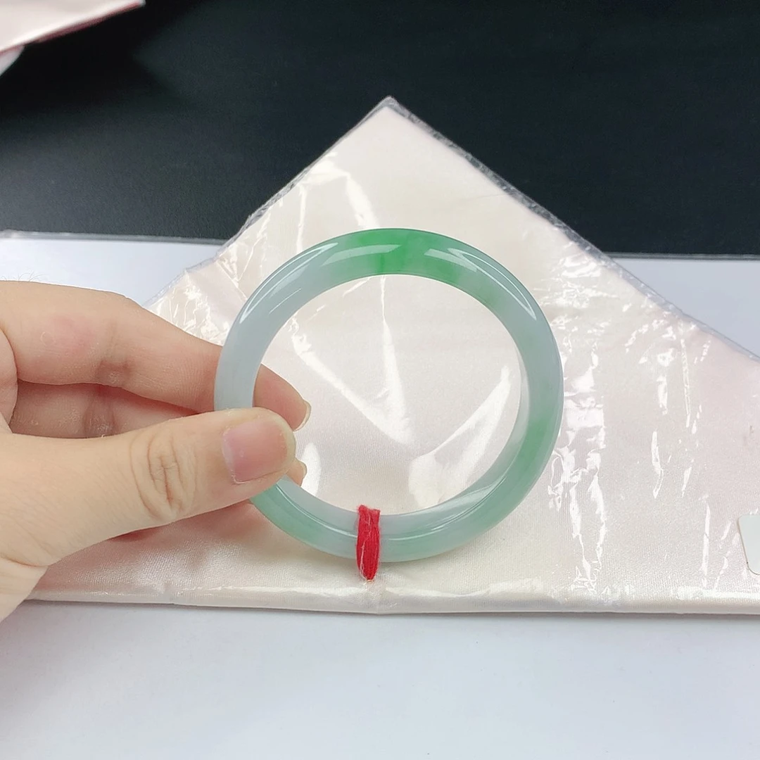 翡翠手镯未镶嵌翡翠515