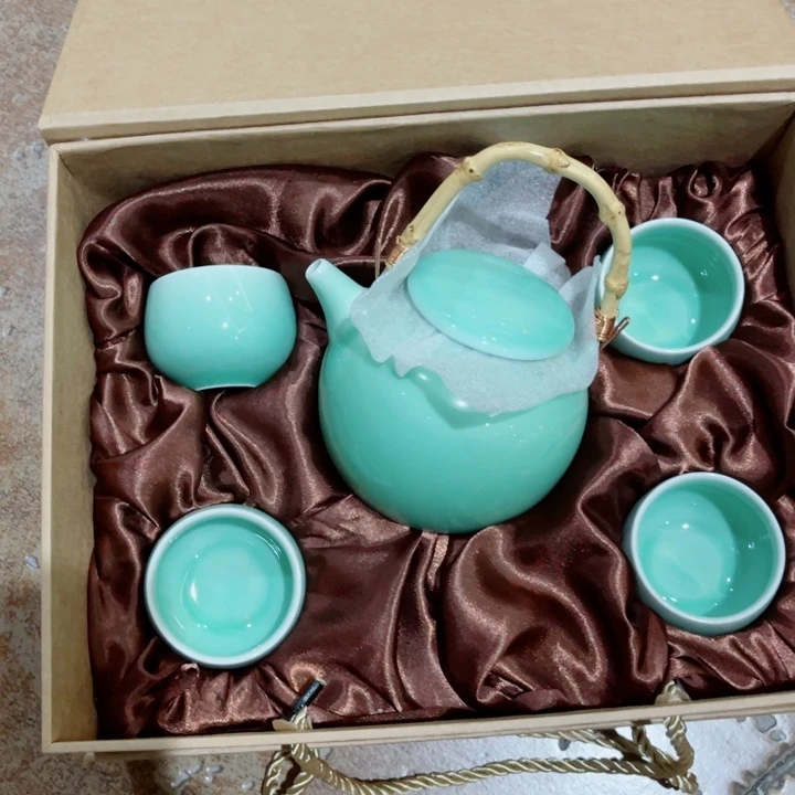 青瓷哈哈哈哈哈哈哈哈