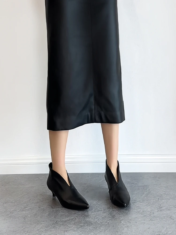 时尚小众设计感轻奢头层牛皮中跟尖头套筒显瘦覆古舒适时装靴女