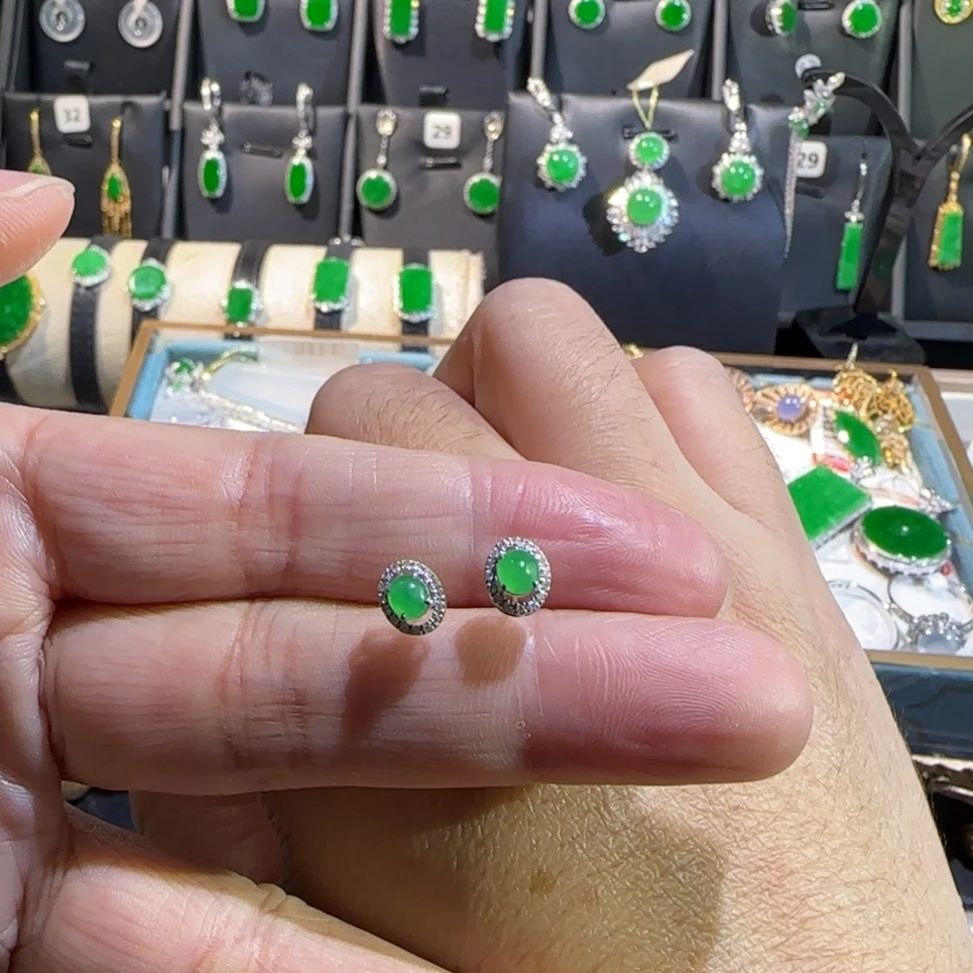 翡翠18K金镶嵌颈饰耳钉