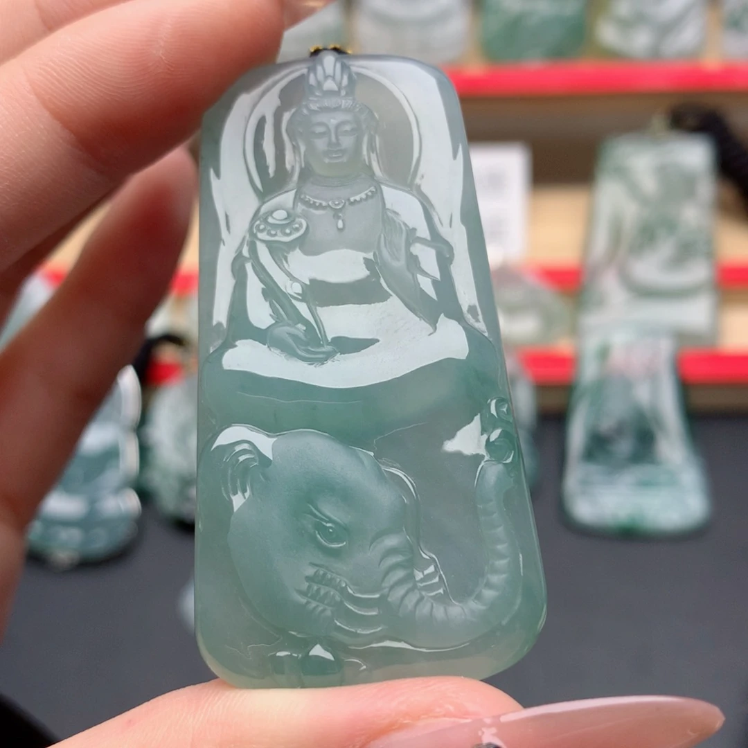 颈饰未镶嵌翡翠普贤菩萨