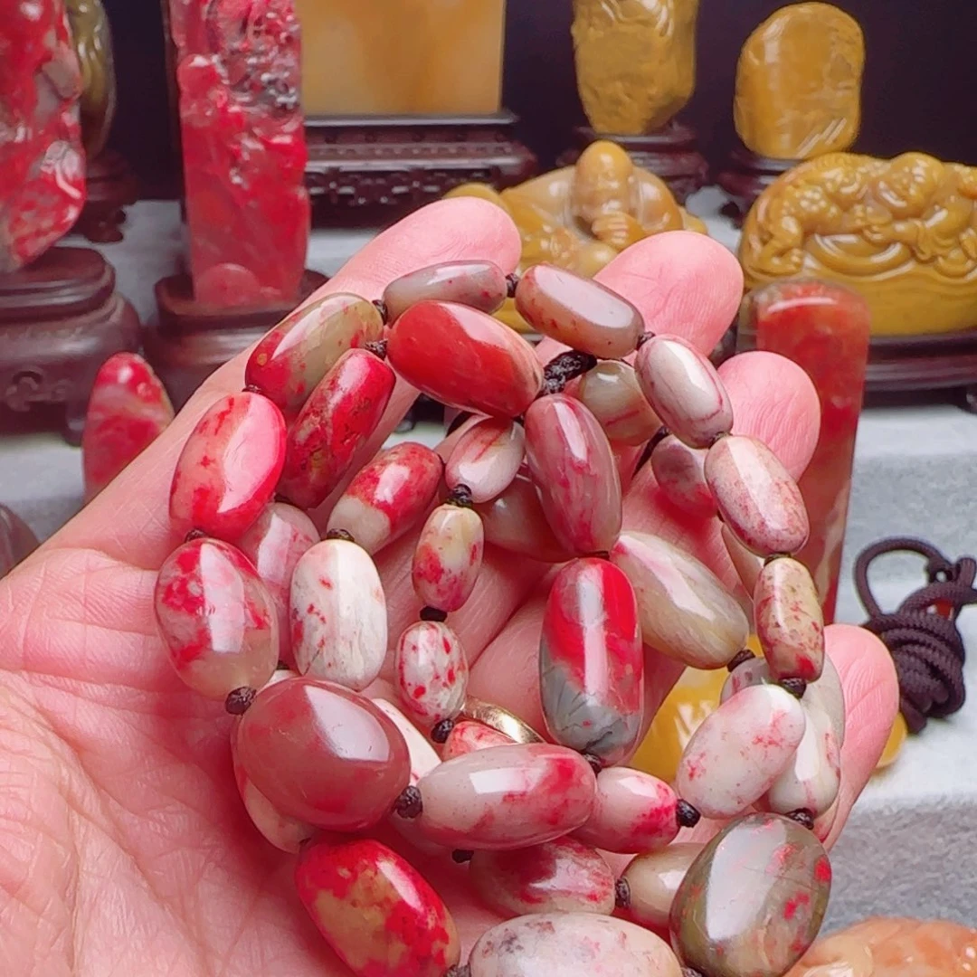 昌化石昌化鸡血石