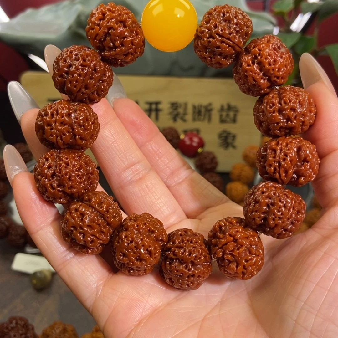 金刚菩提吊坠521黄。