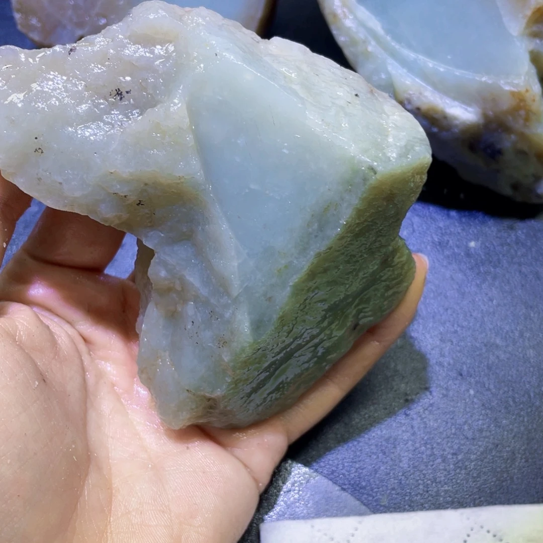 和田玉未镶嵌珠宝半成品