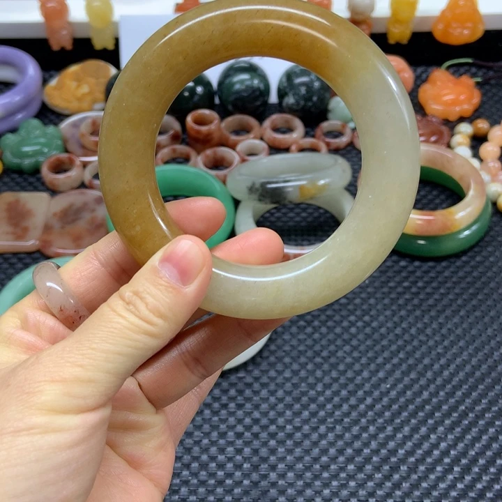 石英质玉未镶嵌手镯