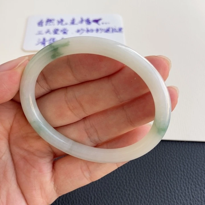 翡翠未镶嵌手镯52.7贵妃