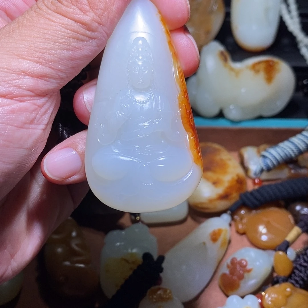 和田玉未镶嵌颈饰二****?