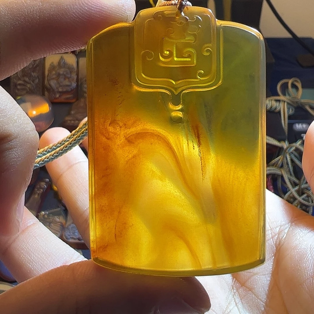 琥珀未镶嵌颈饰54牌