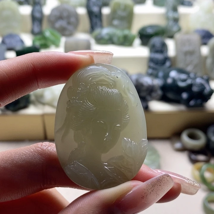 和田玉颈饰未镶嵌