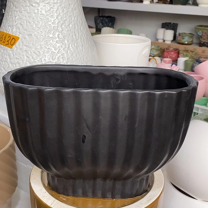 陶盆有孔 瑕疵针孔漏釉介意勿拍外口 24*12外高16