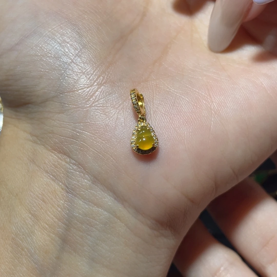 【闪购商品】颈饰18K金镶嵌翡翠