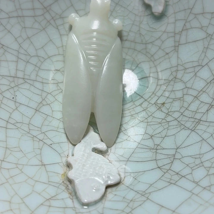 敬***君瓷片双鱼青瓷开片大碗