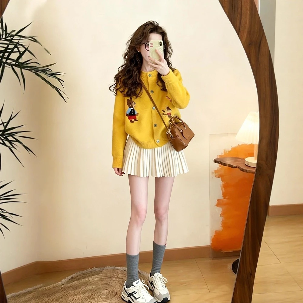 早秋穿搭一整套韩系温柔风卡通针织开衫毛衣百褶短裙子甜美套装女