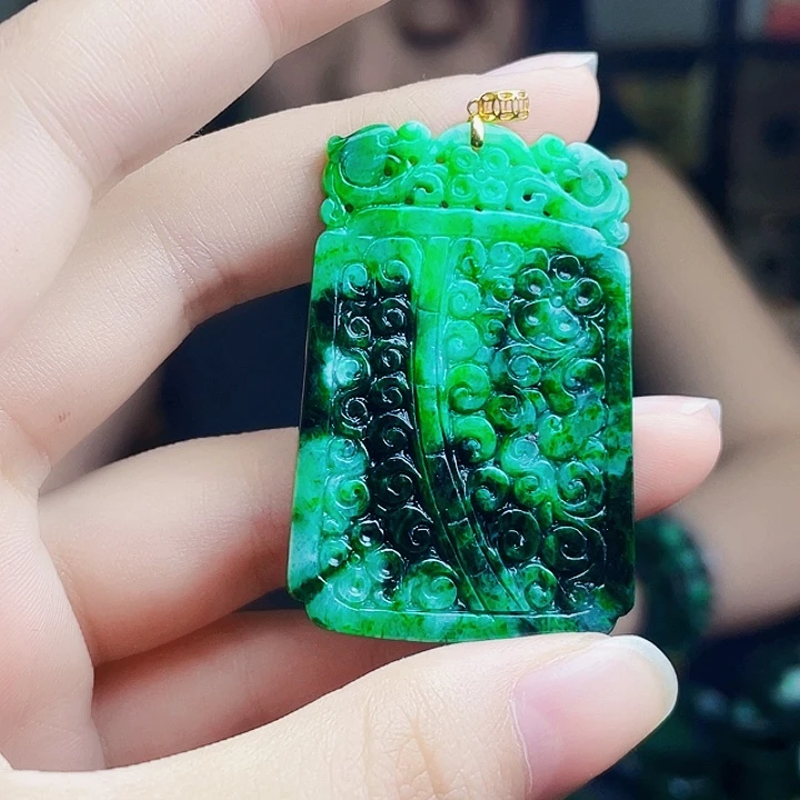 翡翠18K金镶嵌颈饰多样性