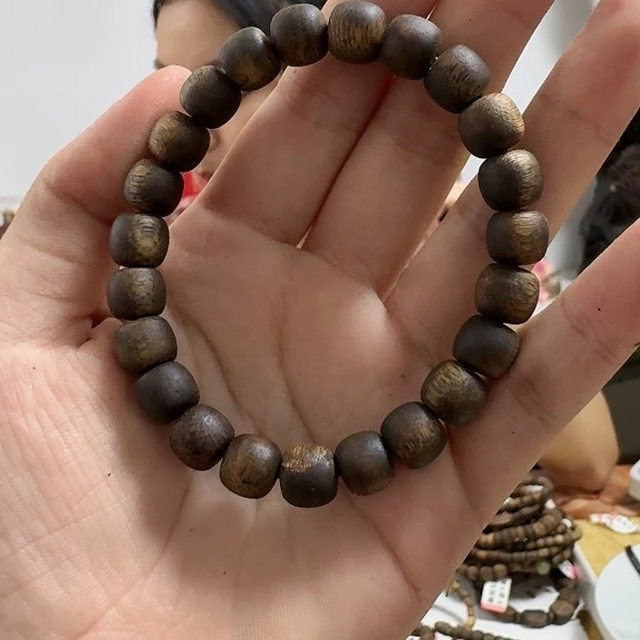 沉香手串乌身圆叶卡9老型桶鼓珠