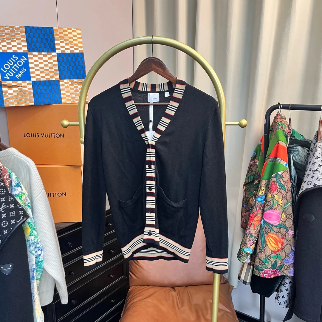 99新 BURBERRY/博柏利 梅芙 黑色拼格纹针织开衫 M码