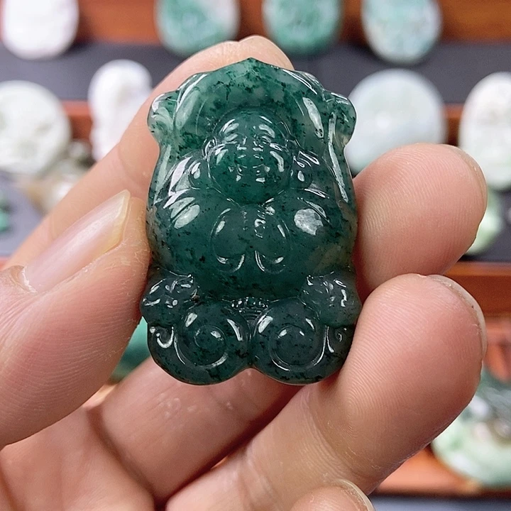 独山玉颈饰未镶嵌