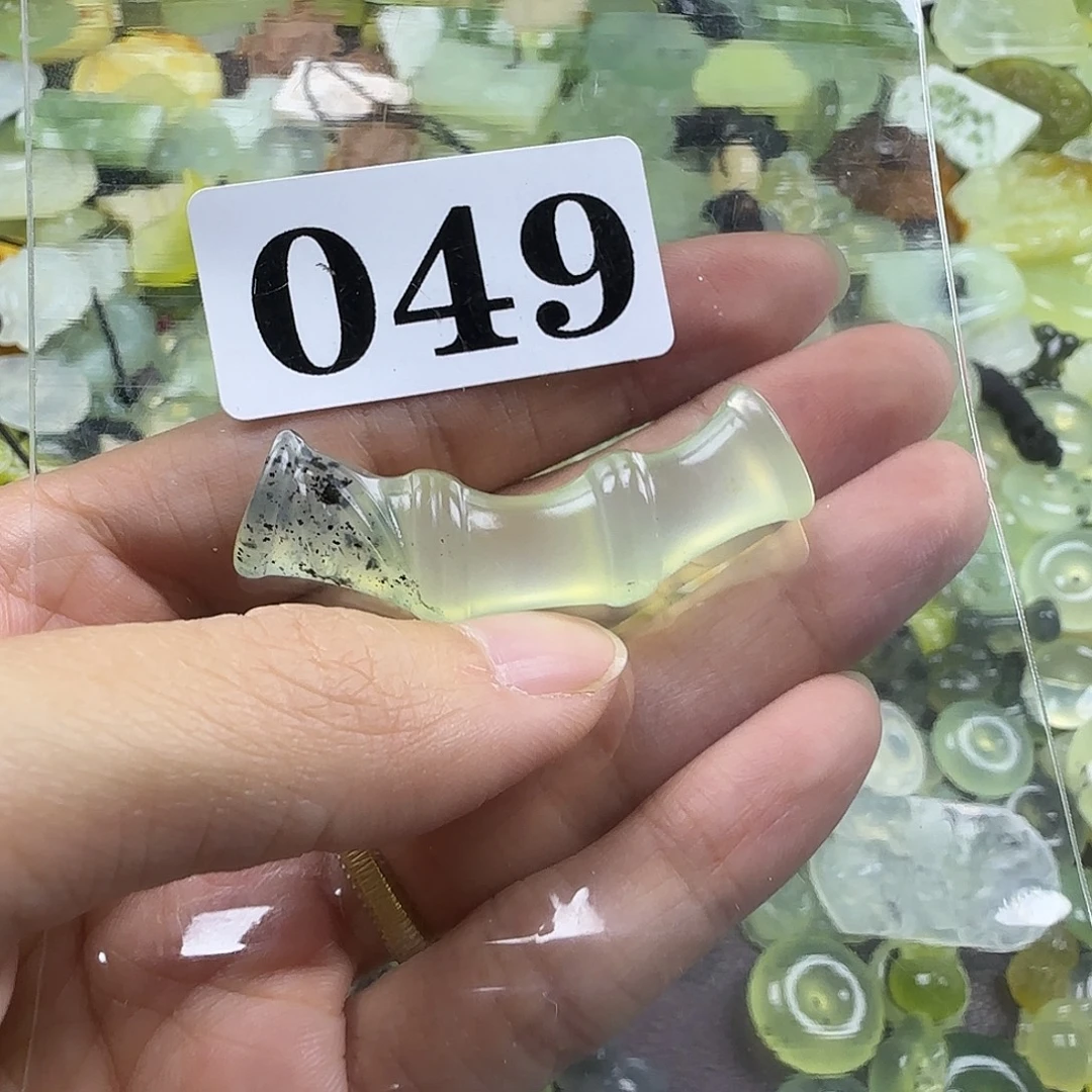 蛇纹石玉未镶嵌岫玉吊坠