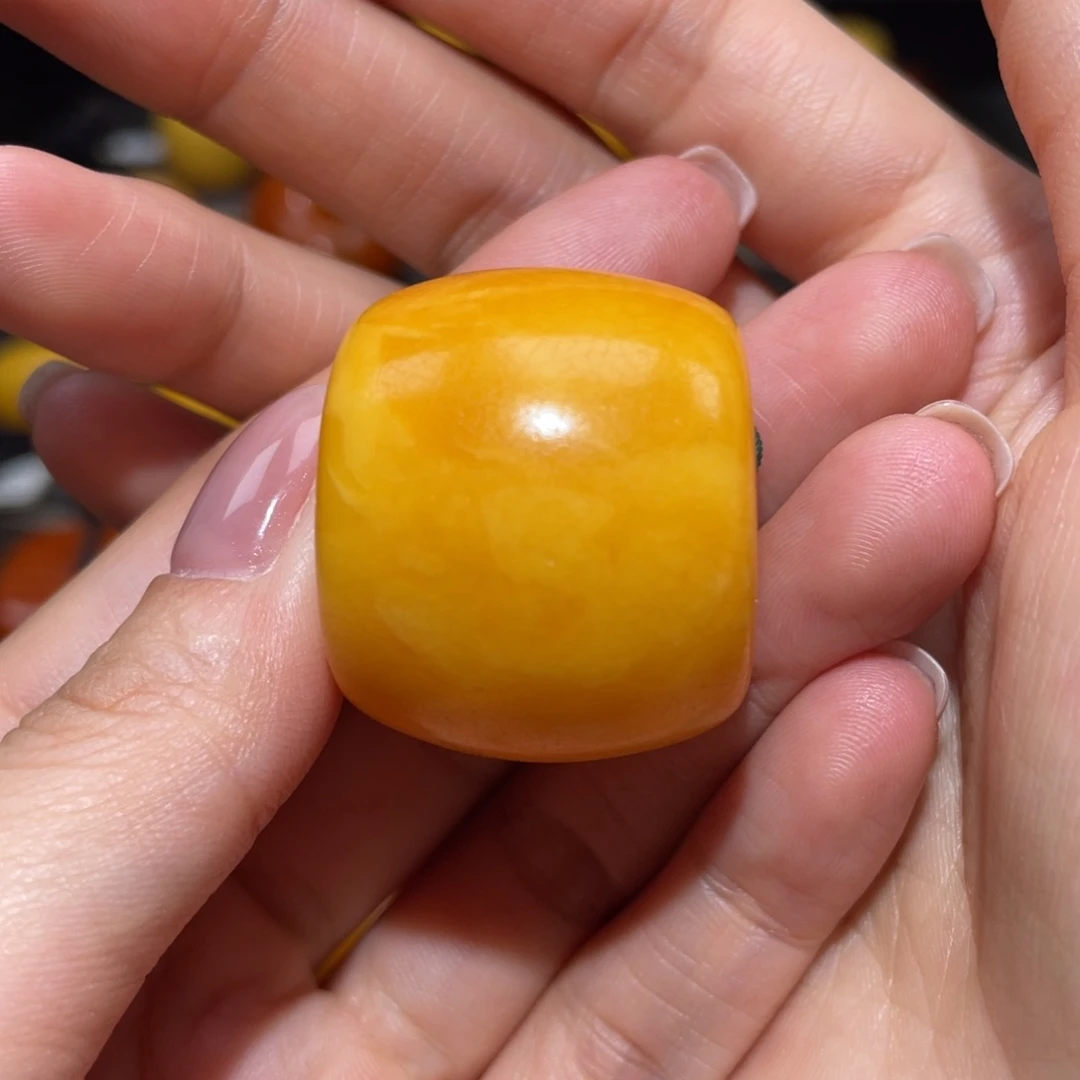 【闪购商品】琥珀裸石未镶嵌墩子
