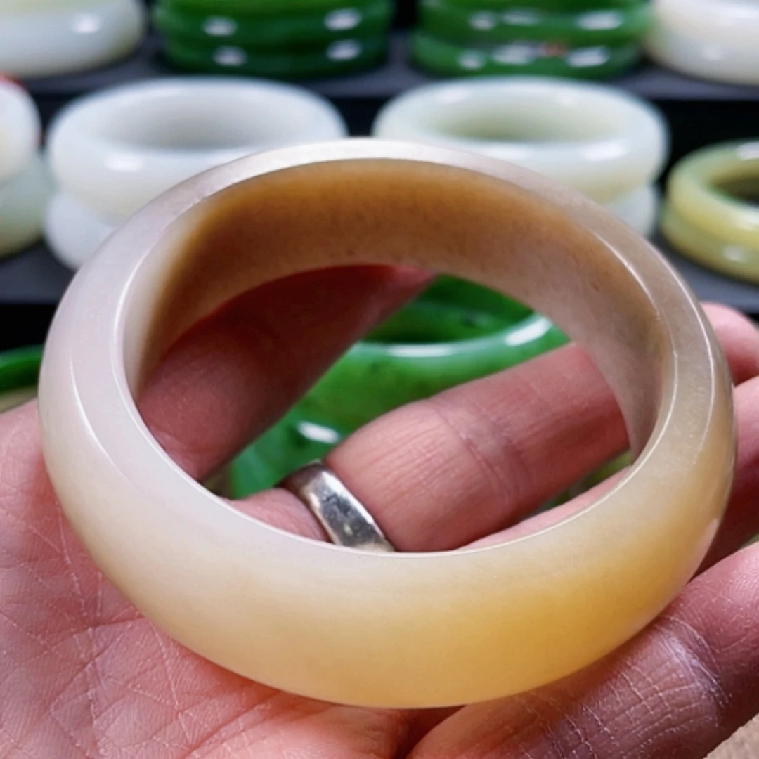 【闪购商品】和田玉手镯未镶嵌