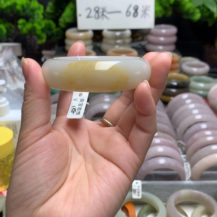 石英质玉（佘太翠）未镶嵌手镯56