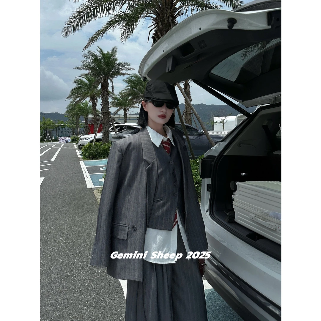 复古条纹西装套装 女夏季马甲+西装外套+阔腿裤韩系休闲职场穿搭