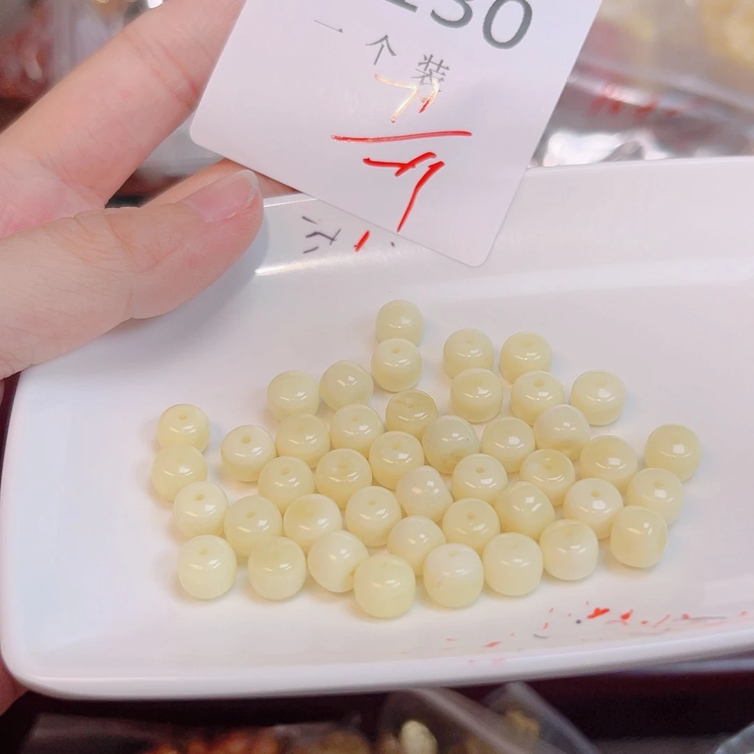 未镶嵌蜜蜡珠宝奇石130 。