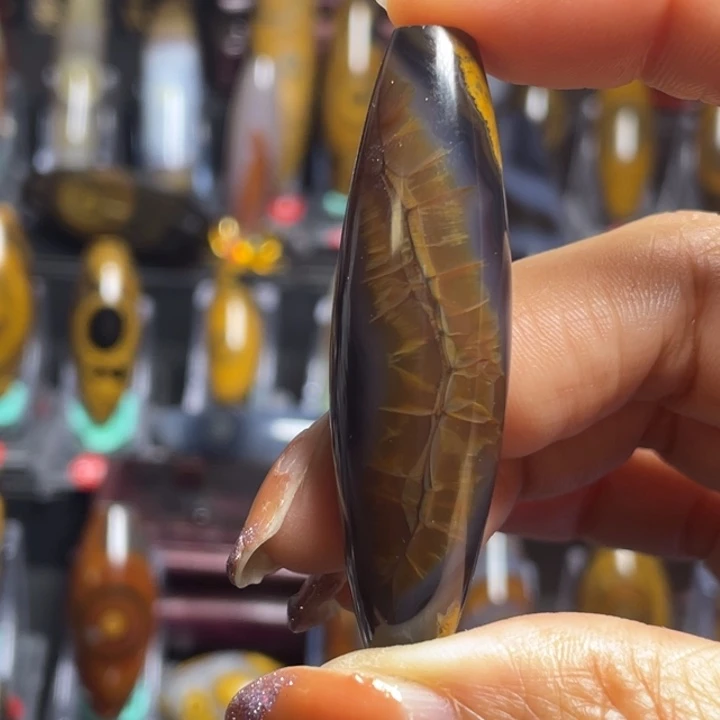 玛瑙/玉髓颈饰未镶嵌