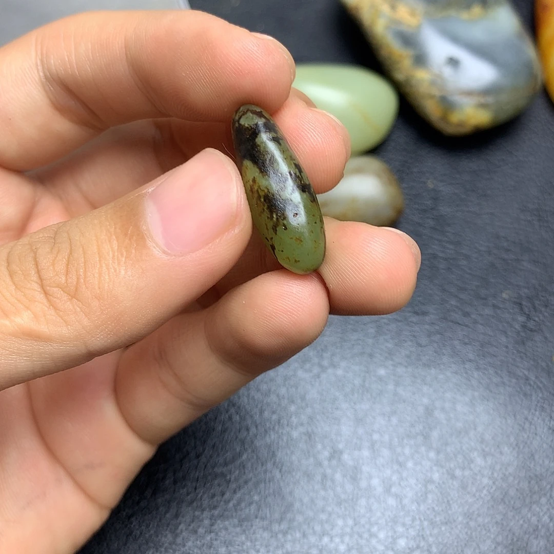 未镶嵌和田玉（糖玉）挂件